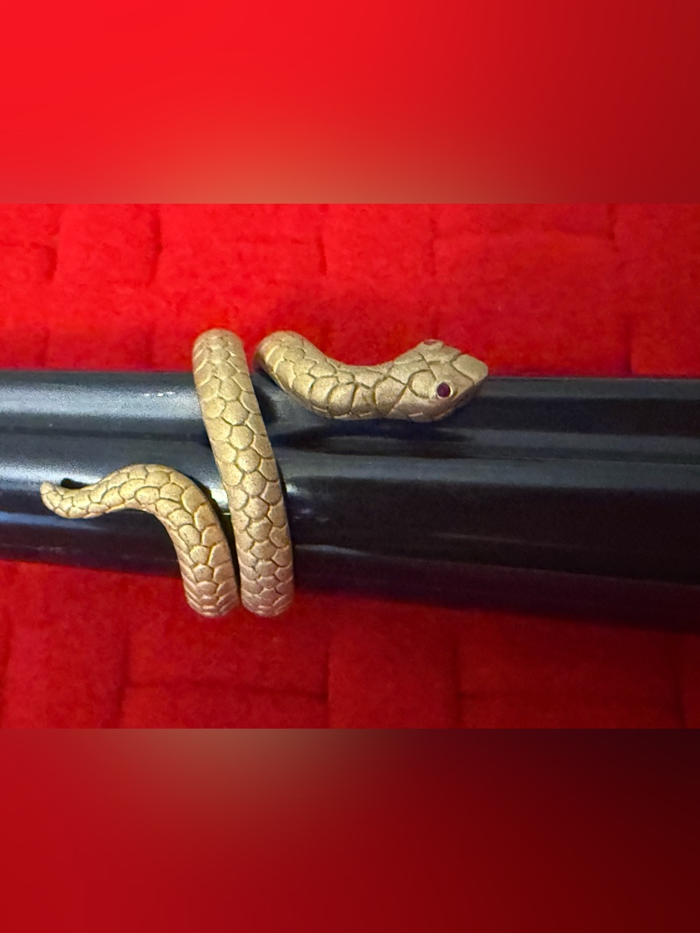 Goldtone Matte Serpentine Ring size 8